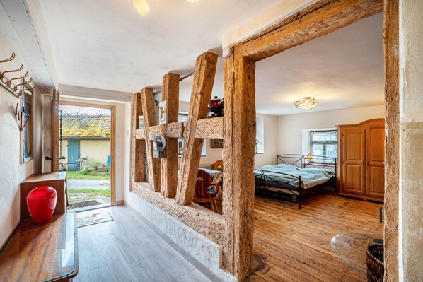 1 bedroom, free WiFi, bed sheets - Studio 'Black Forest Serenity' with Mountain View, Shared Terrace and Wi-Fi (Altensteig)