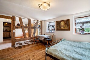 1 quarto, Wi-Fi de cortesia, roupa de cama