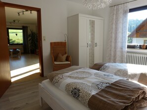 1 bedroom, free WiFi, bed sheets - Apartment 'Haus Wiesengrund' with Mountain View, Shared Garden and Wi-Fi (Forbach)