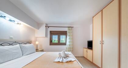 Apartment 'Mezoneta' with Wi-Fi and Air Conditioning