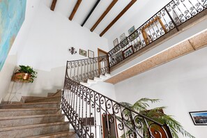 Interior - Room 'Camera 42' with Balcony, Wi-Fi and Air Conditioning (Verona)