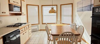 Cozy 3BR Apartment with Private Entry & Parking in Elizabeth, NJ