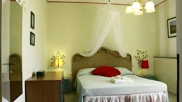 1 bedroom, bed sheets