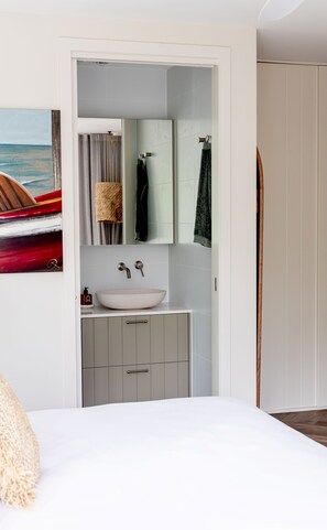 Apartment, 2 Bedrooms | 2 bedrooms, individually decorated, individually furnished - Sunbird Suite by Stay Noosa (Noosa Heads)