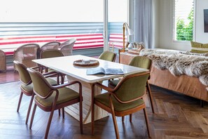 Appartement, 2 chambres | Restauration dans la chambre