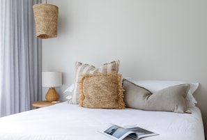 Apartamento, 2 quartos | 2 quartos, individualmente decorados, individualmente mobiliados