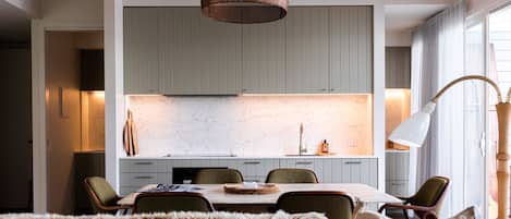 Apartment, 2 Bedrooms | Private kitchen