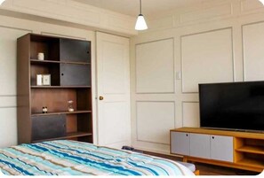 2 bedrooms, desk, iron/ironing board, WiFi
