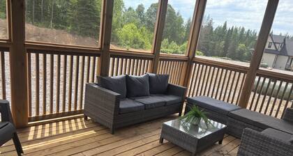 Luxury 3000SQF Muskoka Cottage | Private Retreat | Ski, Beach & Near Algonquin