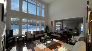 Smart TV, fireplace, table football, ping pong