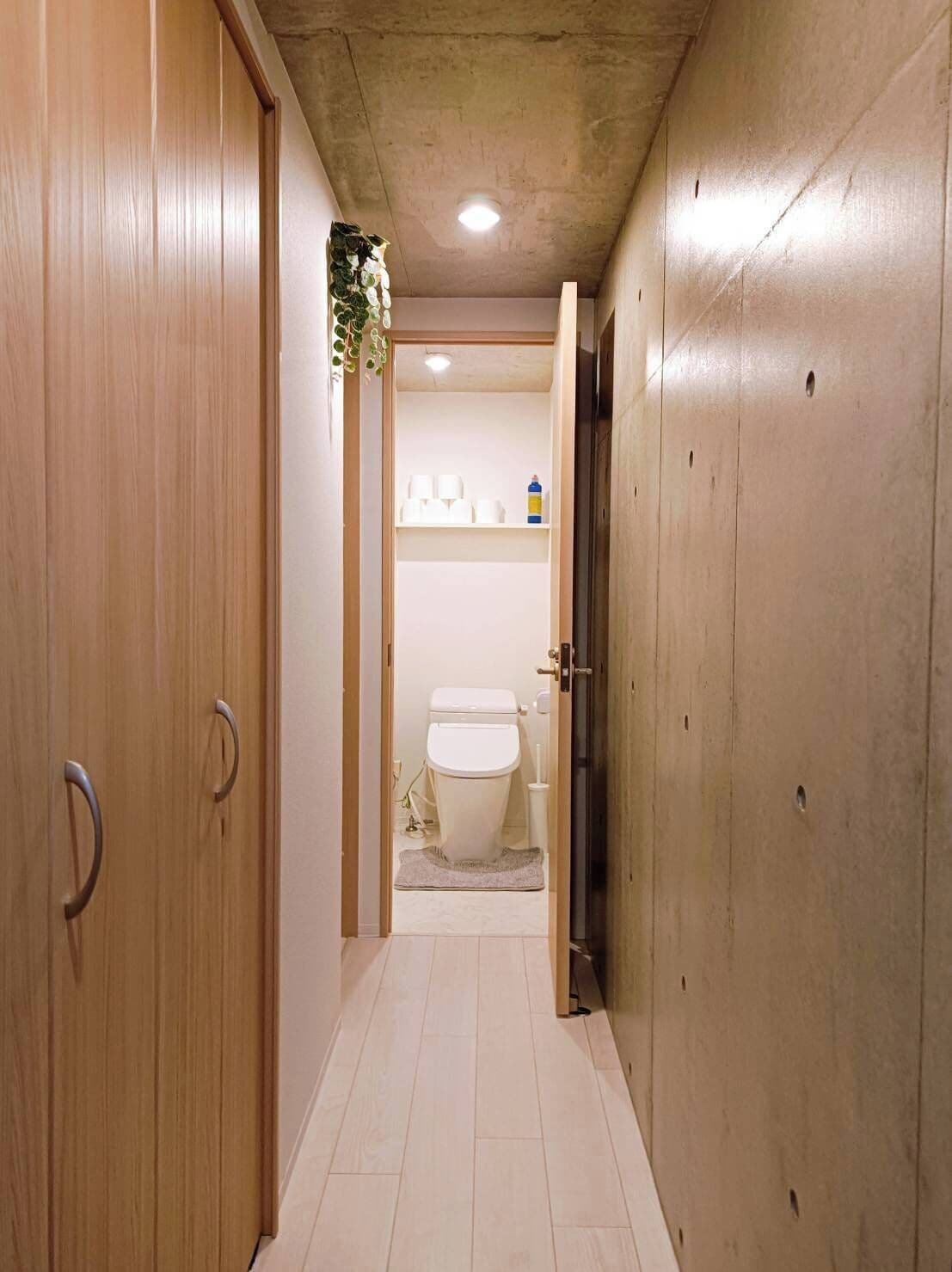 Asciugacapelli, bidet, asciugamani, sapone