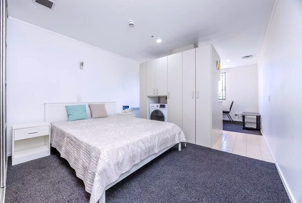 1 bedroom, free WiFi, bed sheets