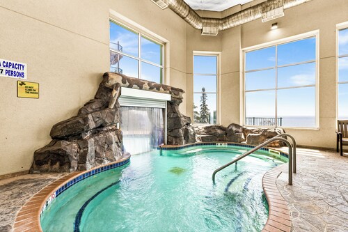 Amazing Lake Views | 1BR w/ King Suite | Pools