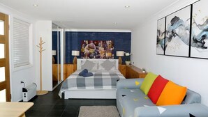 Studio Confort, 1 lit double, cuisine, vue sur la montagne