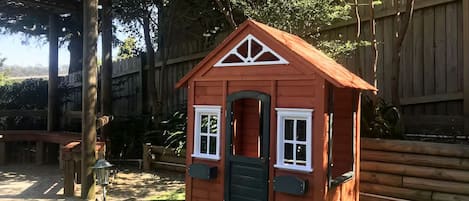 子供用の遊び場 - 屋外