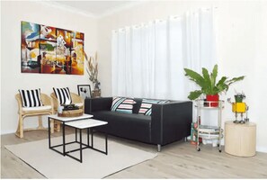 Villa, 3 Bedrooms, Non Smoking, Garden View | Living room