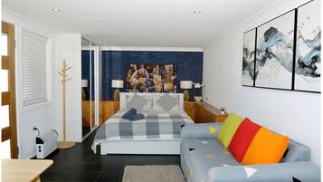 3 bedrooms, iron/ironing board, free WiFi, bed sheets