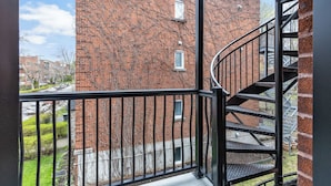 Superior Condo, Balcony | Terrace/patio - Le Victoria MidTown Montreal (Montréal)