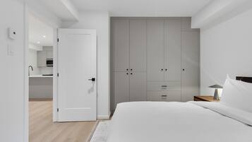 Elite Condo, Balcony | Blackout drapes, soundproofing, WiFi (free)