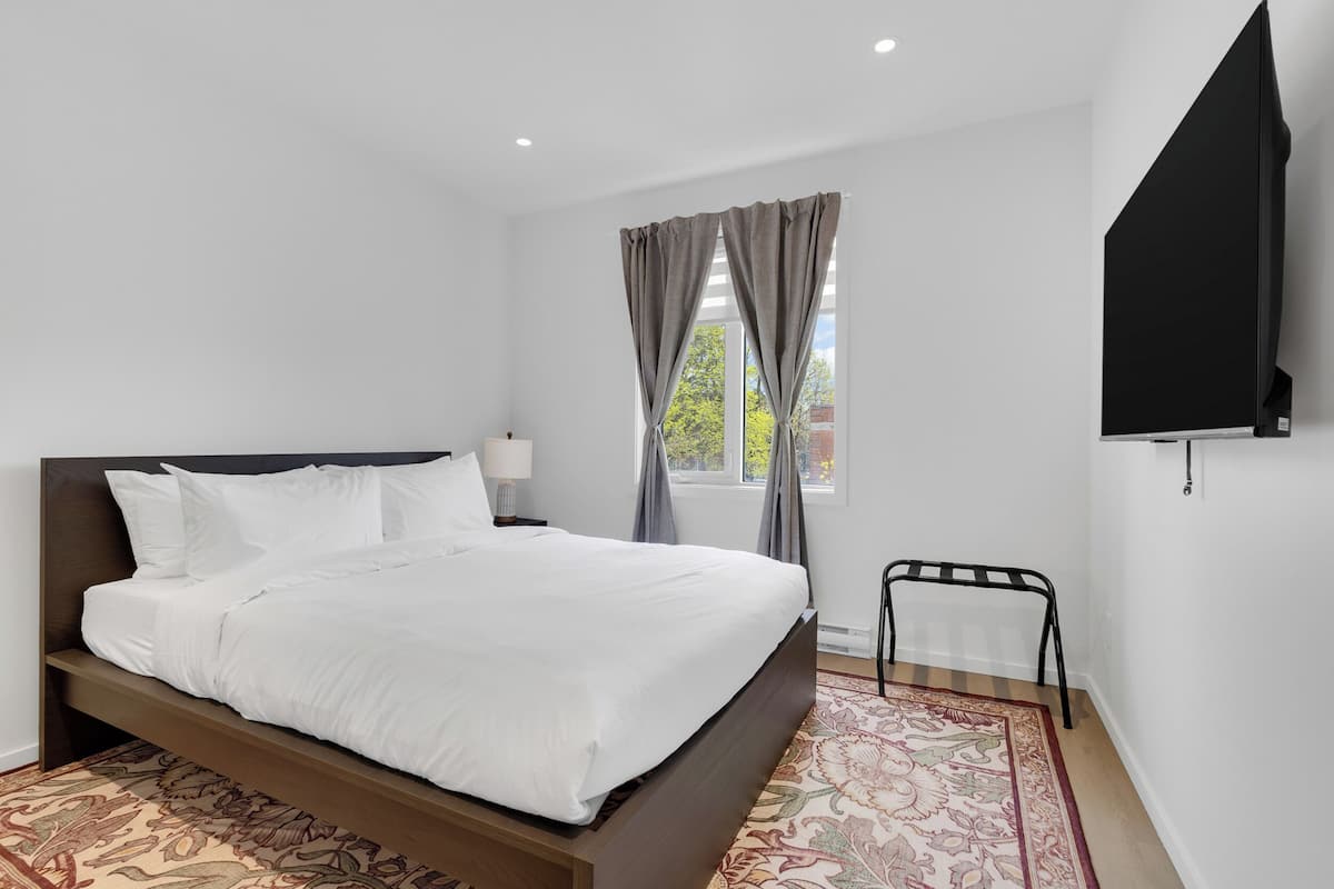 Condo supĂ©rieur, balcon | Rideaux dâobscurcissement, systĂšme dâinsonorisation