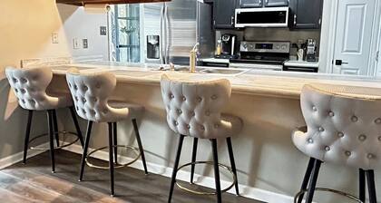 Quiet Hideaway with Spa Bath and stylish decor.