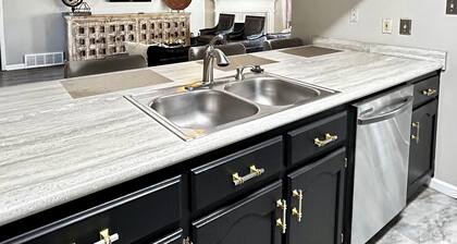 Quiet Hideaway with Spa Bath and stylish decor.