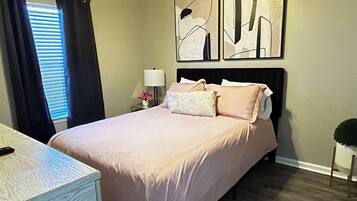 3 Schlafzimmer, Schreibtisch, WLAN, Bettwäsche