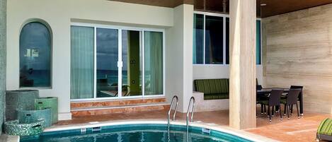 Outdoor pool, a heated pool