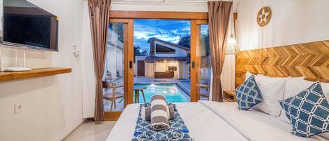 Standard Single Room, Pool View | Iron/ironing board, free WiFi