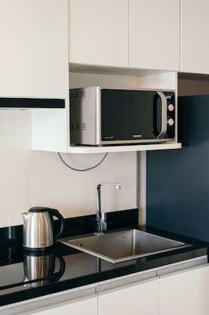 Micro-ondes, plaque de cuisson