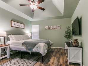 3 bedrooms, iron/ironing board, WiFi, bed sheets