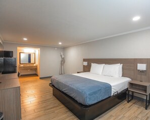 Single Room, 1 King Bed | Desk, free WiFi, bed sheets - Gateway Inn (Graham)