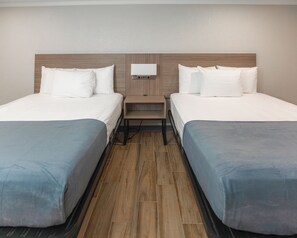 华丽双人房, 2 张大床 | 办公桌、免费 WiFi、床单