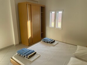 2 bedrooms, WiFi, bed sheets