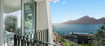 Boutique apartment Giove with Pool, Brenzone sul Garda, Italy