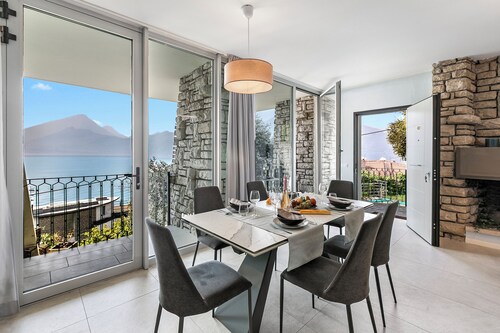 Boutique apartment Giove with Pool, Brenzone sul Garda, Italy