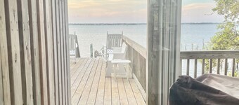 Sandy Beaches-Soundfront/Hot tub/Boatlift/Pets ok