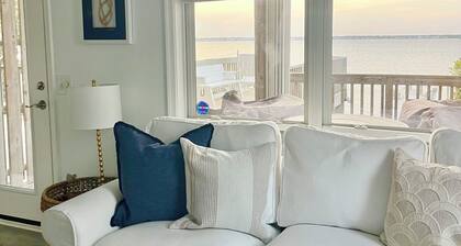 Sandy Beaches-Soundfront/Hot tub/Boatlift/Pets ok