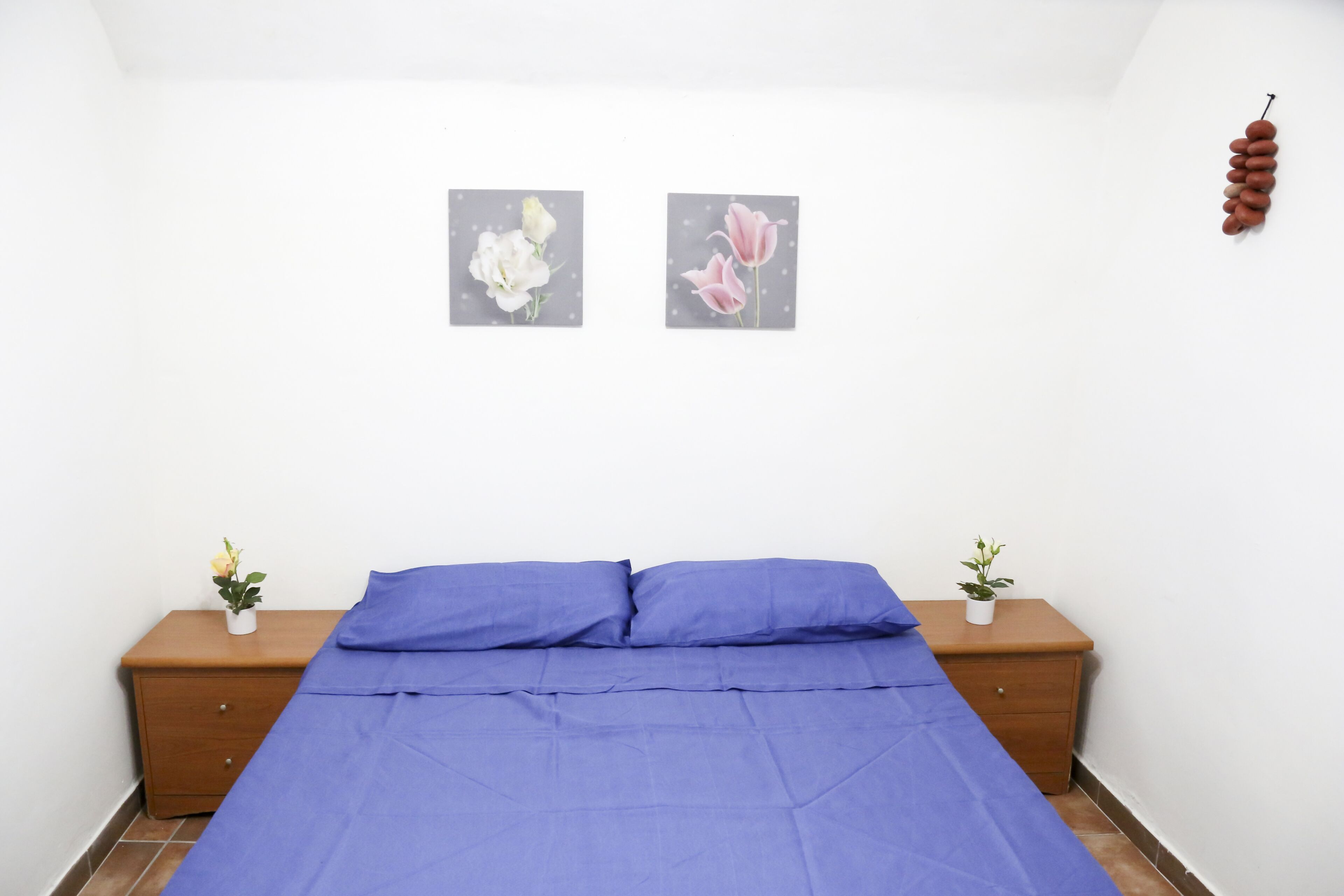 2 bedrooms, iron/ironing board, bed sheets