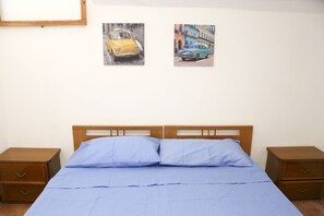 2 bedrooms, iron/ironing board, bed sheets