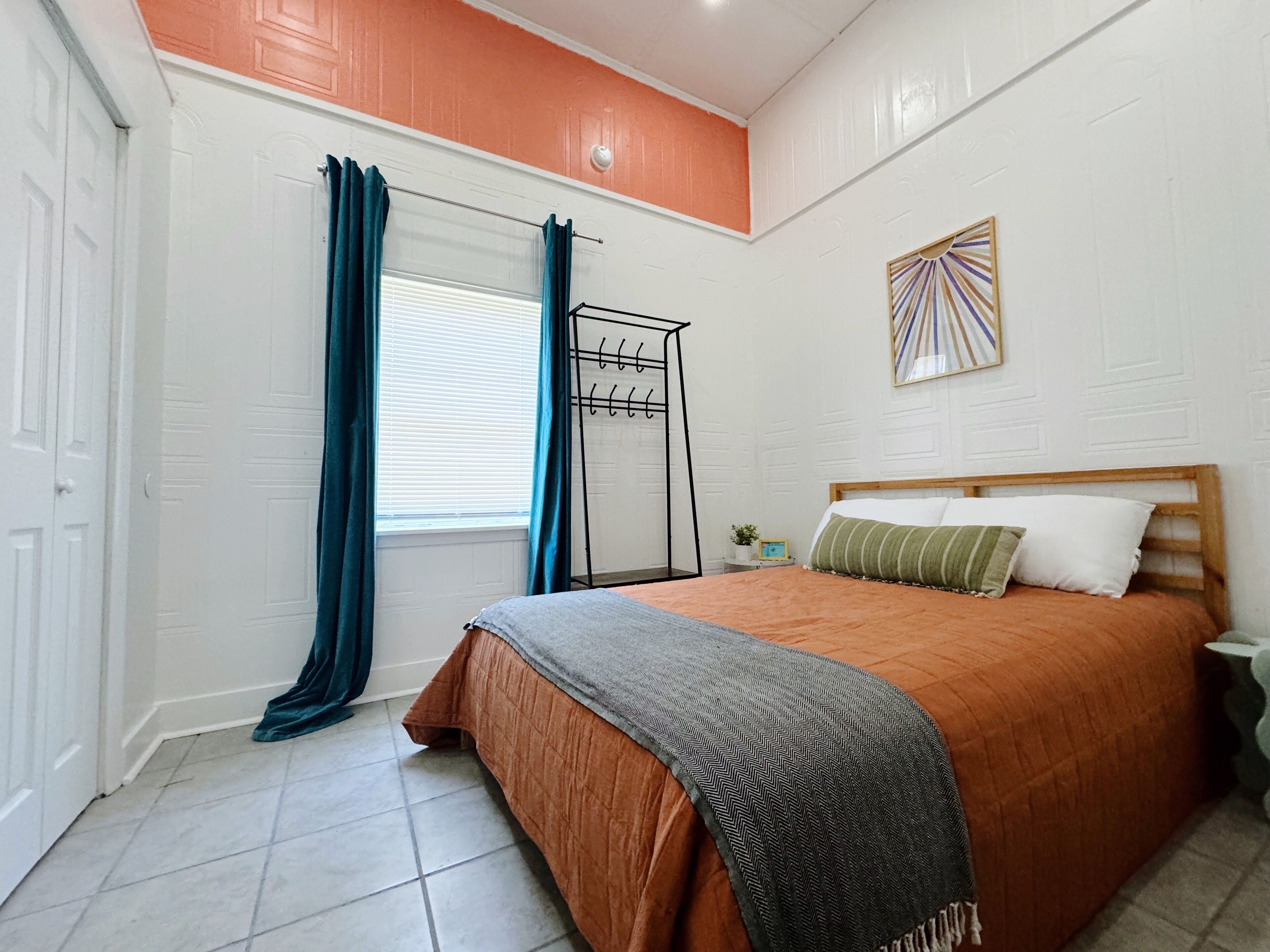 3 habitaciones, tabla de planchar con plancha y wifi gratis 