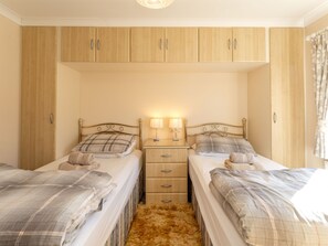 2 bedrooms, iron/ironing board, WiFi - Lodge 5 by Interhome (Boat of Garten)