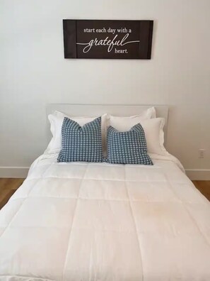 8 chambres, fer et planche à repasser, Wi-Fi gratuit, draps fournis