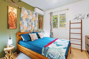 Iron/ironing board, free WiFi, bed sheets