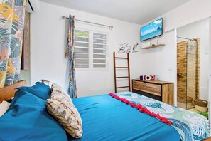 Iron/ironing board, free WiFi, bed sheets