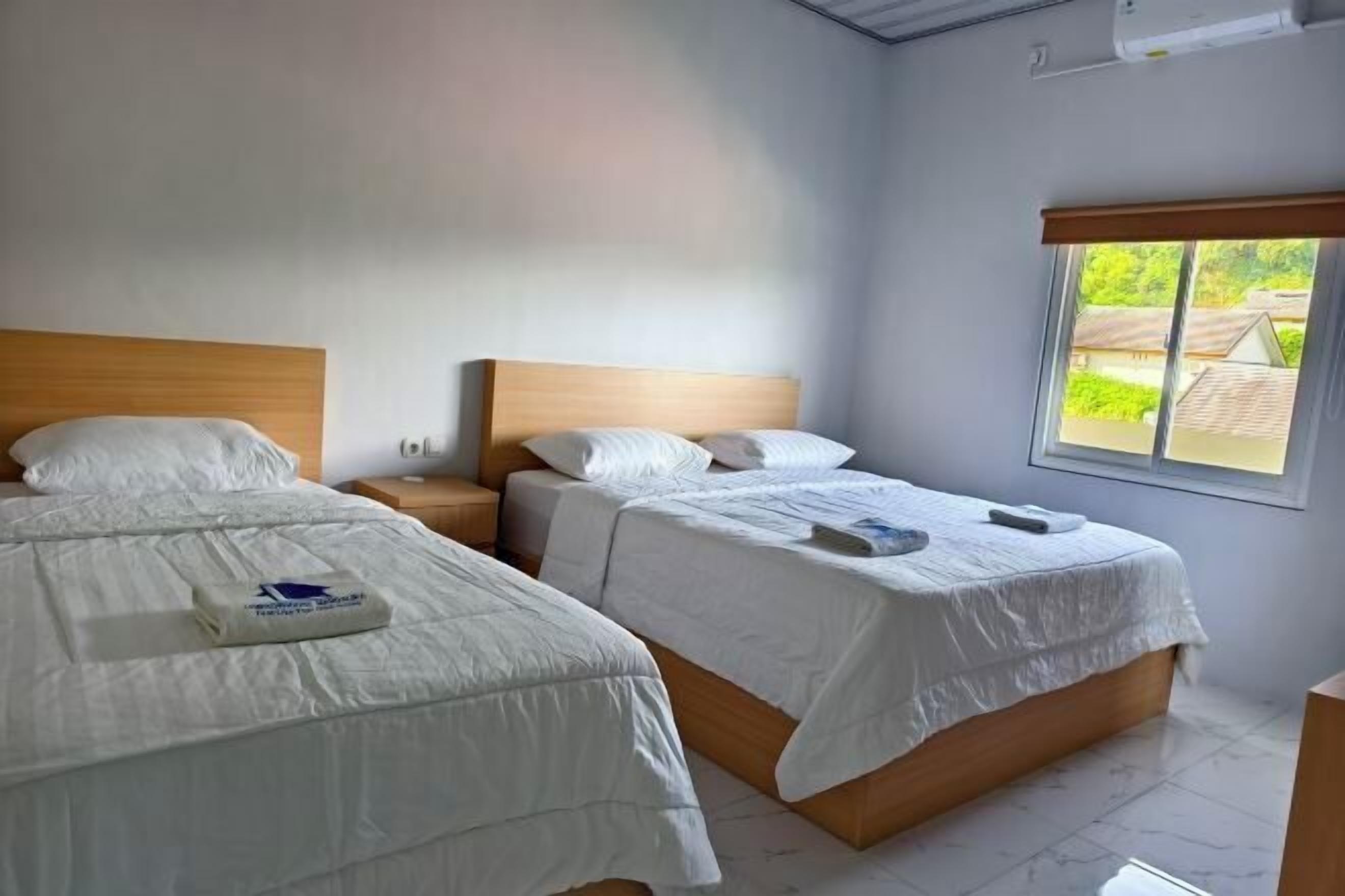 Free WiFi, bed sheets