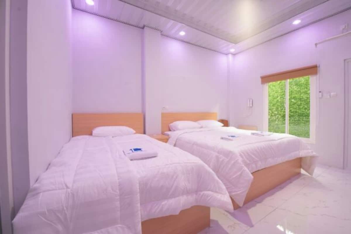 Free WiFi, bed sheets