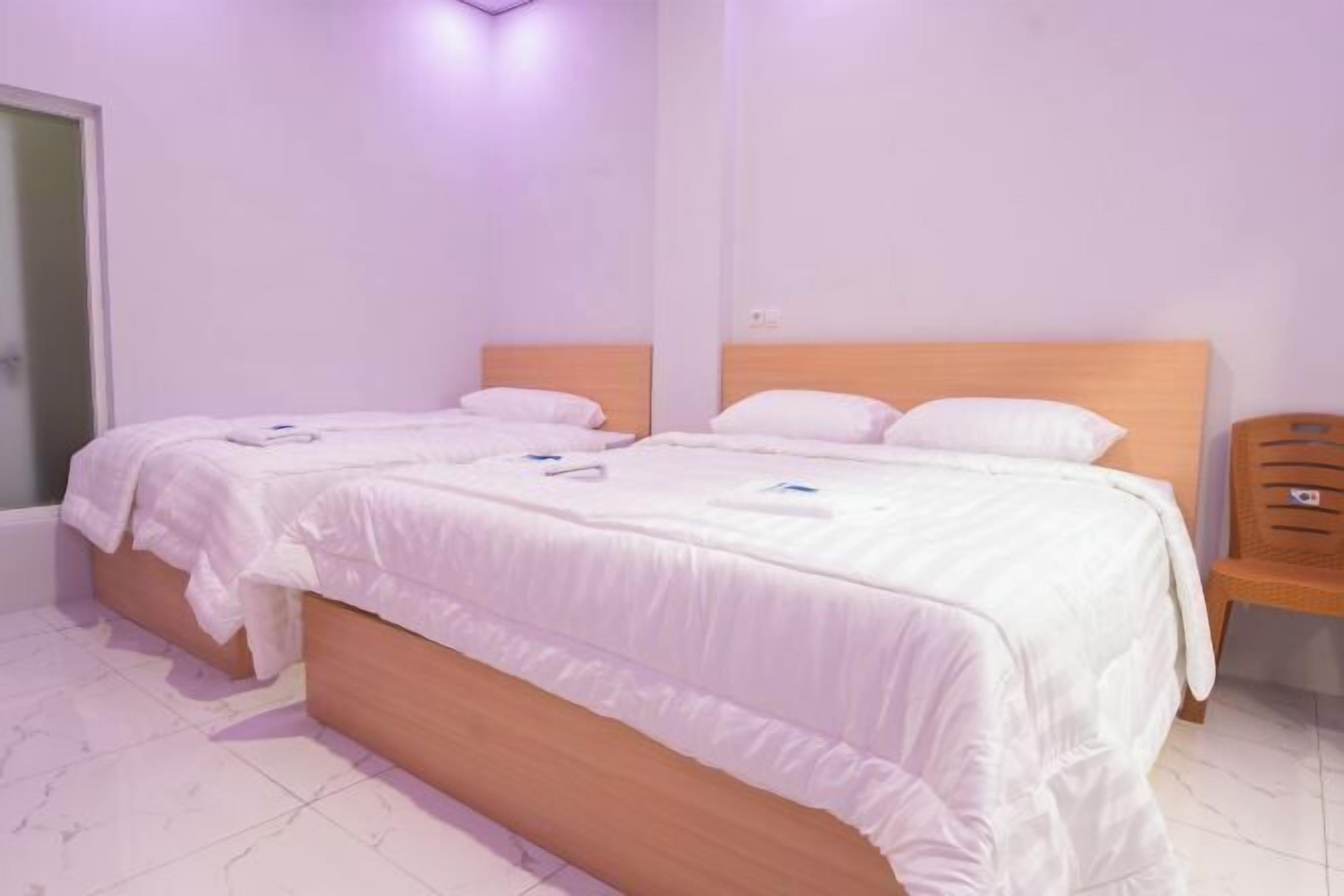 Free WiFi, bed sheets