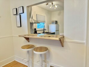 Private kitchen - Beautiful 2-bedroom character home in the heart of downtown Thunder Bay (Thunder Bay)