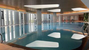 Innenpool, Außenpool